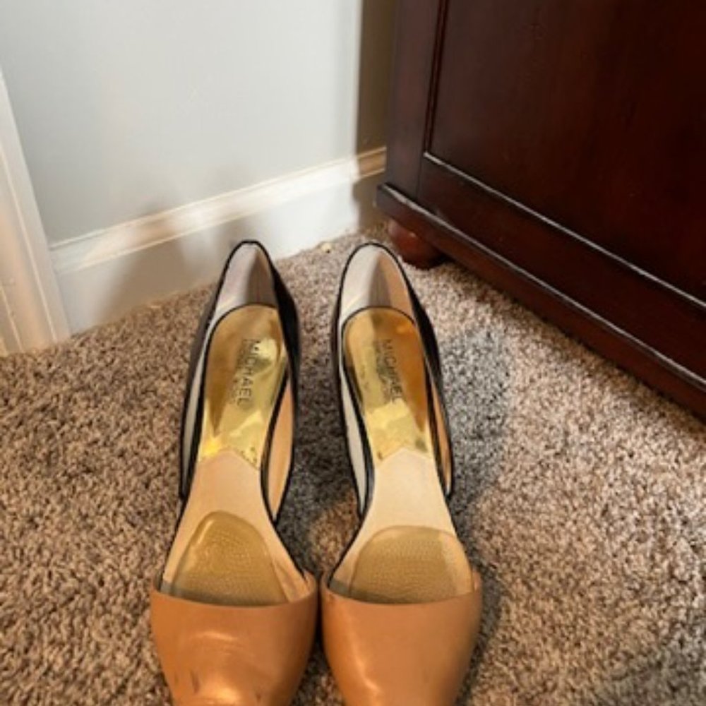 Two tone Michael Kors heels - Picture 2 of 3